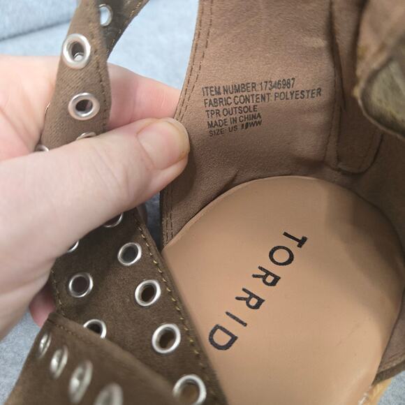 NEW Torrid Brown Extra Wide Eyelet Gladiator Sandals Size 11WW - Picture 9 of 10